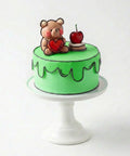 Mini pastel San Valentín 2 a 4 personas color verde con osito y cereza