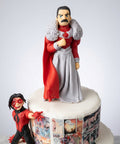 Pastel Invincible personalizado con figuras en fondant