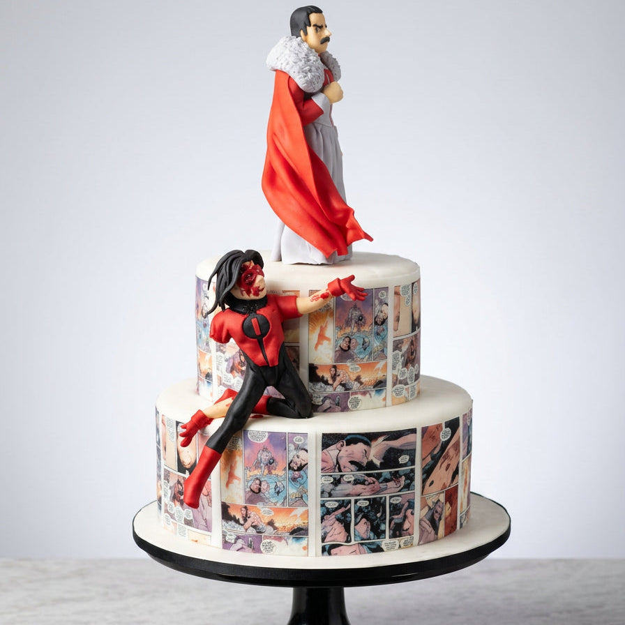Pastel de Invincible Personalizado con Figuras en Fondant