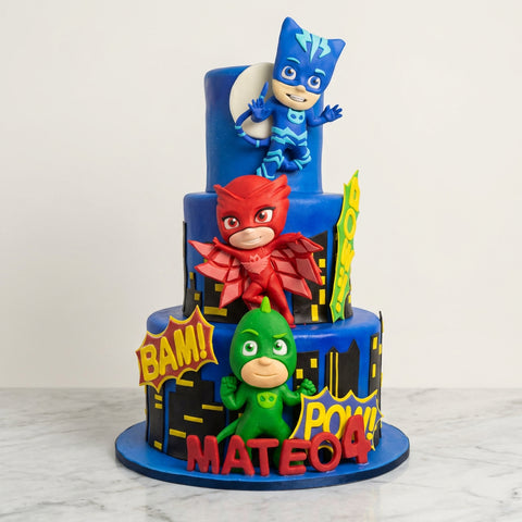 Pastel personalizado de PJ Masks con Catboy, Owlette y Gekko hechos a mano. Ideal para cumpleaños infantiles en CDMX.
