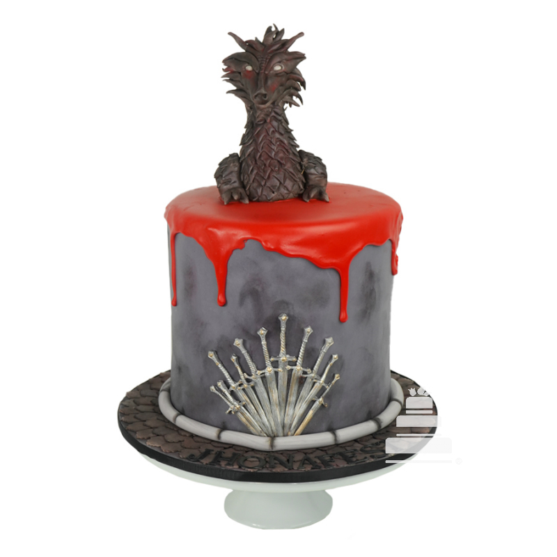 Game of Thrones, pastel decorado con espadas y dragón