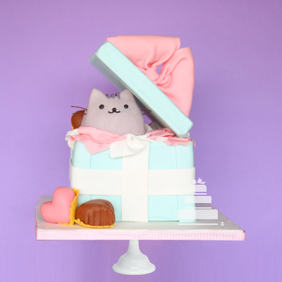 Meow Box Love, Pastel de Pusheen saliendo de caja para regal
