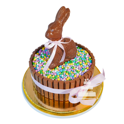 Bunny & Kitkat Cake, Pastel con Kitkat y conejo de chocolate