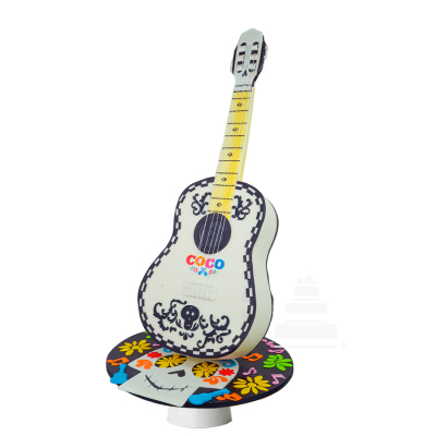 Pastel decorado de Guitarra de Miguel, película Coco