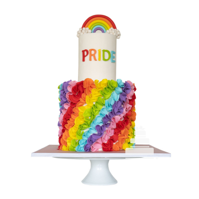 Love under the rainbow, pastel para celebrar el amor con arcoíris y letras Pride