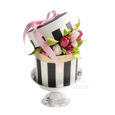Tulip Box, hermoso pastel para regalar a mujer