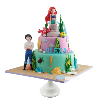 Sirenita Cake, pastel decorado con la temática de Little Marmaid con Ariel y el píncipe Eric y Sebastián