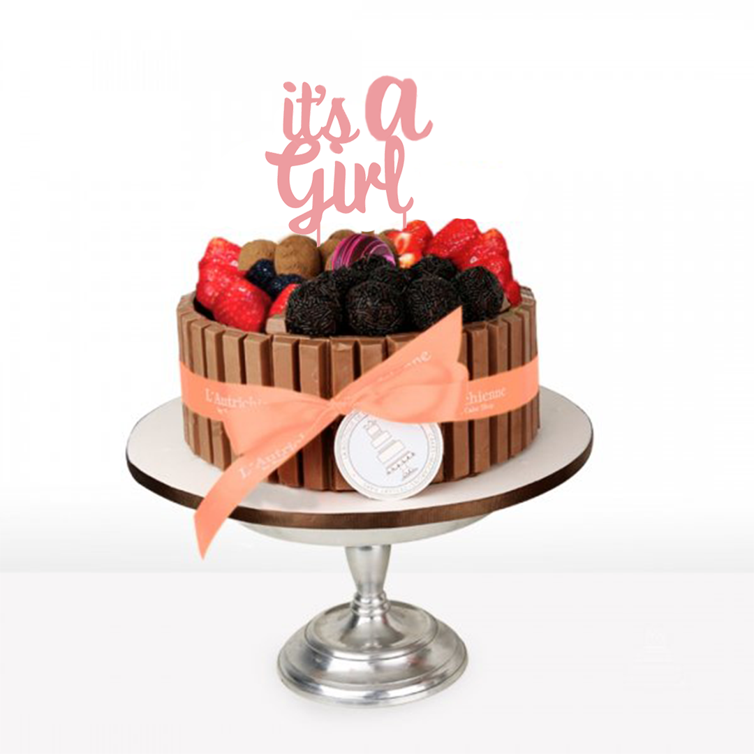 It´s a Girl KitKat Chocolate Cake, pastel de baby shower de niña