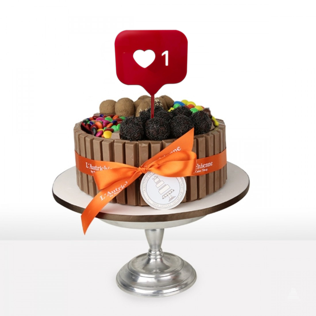 LOVE HEART KITKAT CAKE! pastel de chocolate kitkat para regalo de novios