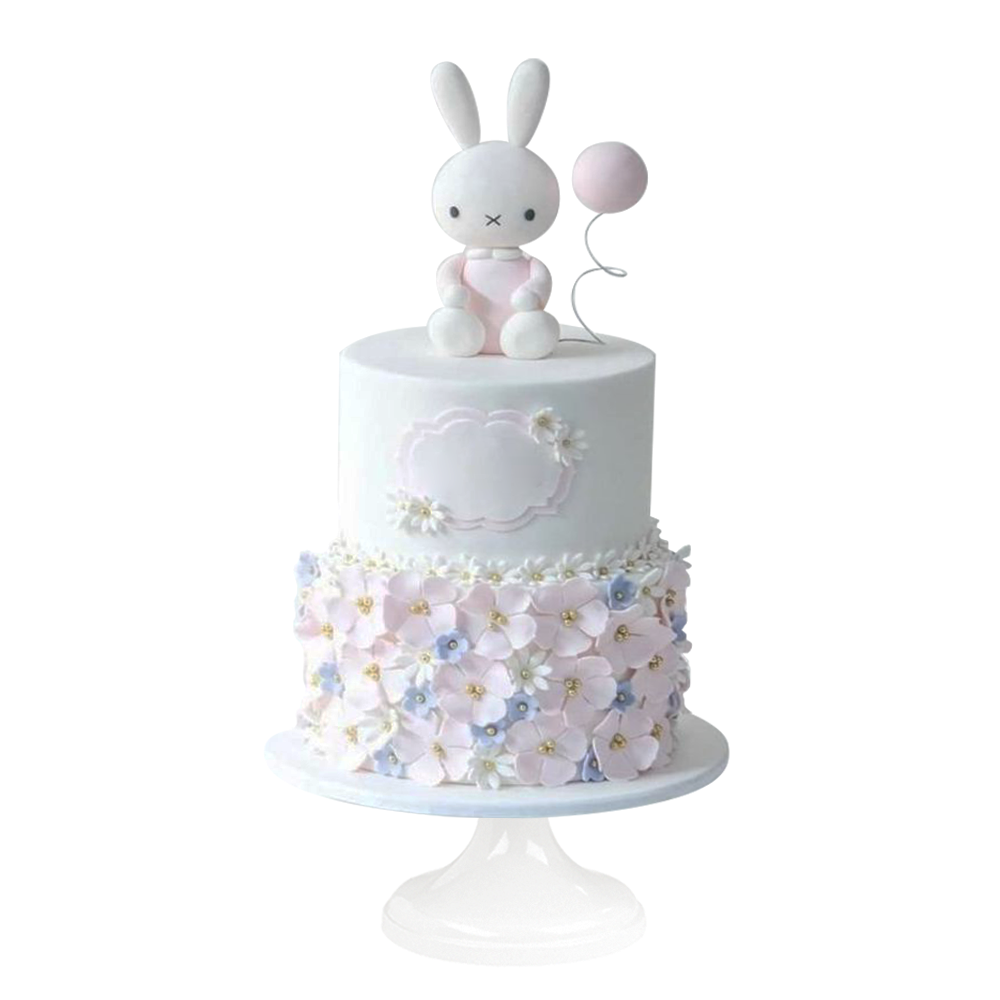Bunny Cake, Pastel con figurita de conejito de fondant blanco