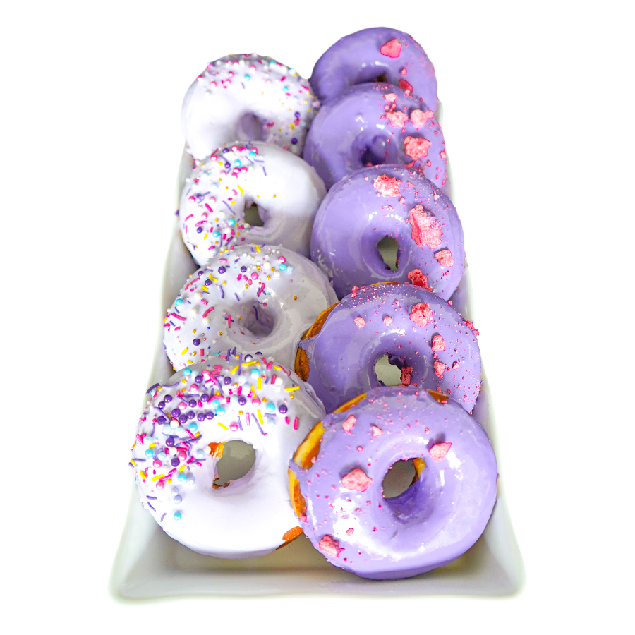 Very Peri color & donuts, Donas en color very peri con sprinkles
