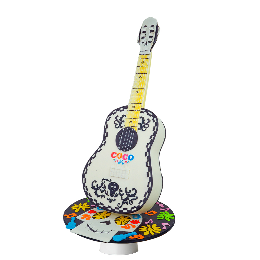 Pastel decorado de Guitarra de Miguel, película Coco