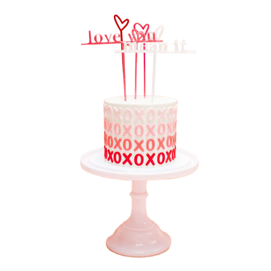 XOXO sweet cake, Pastel con frase XOXO y topper de amor