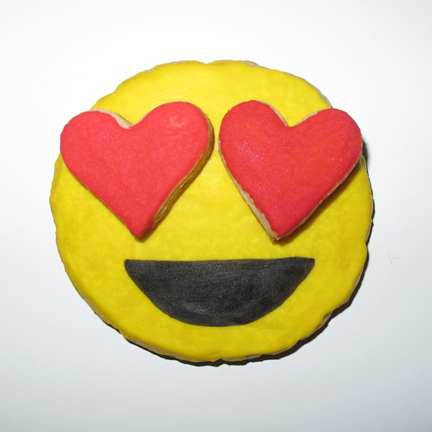 flour shop emoji cookie