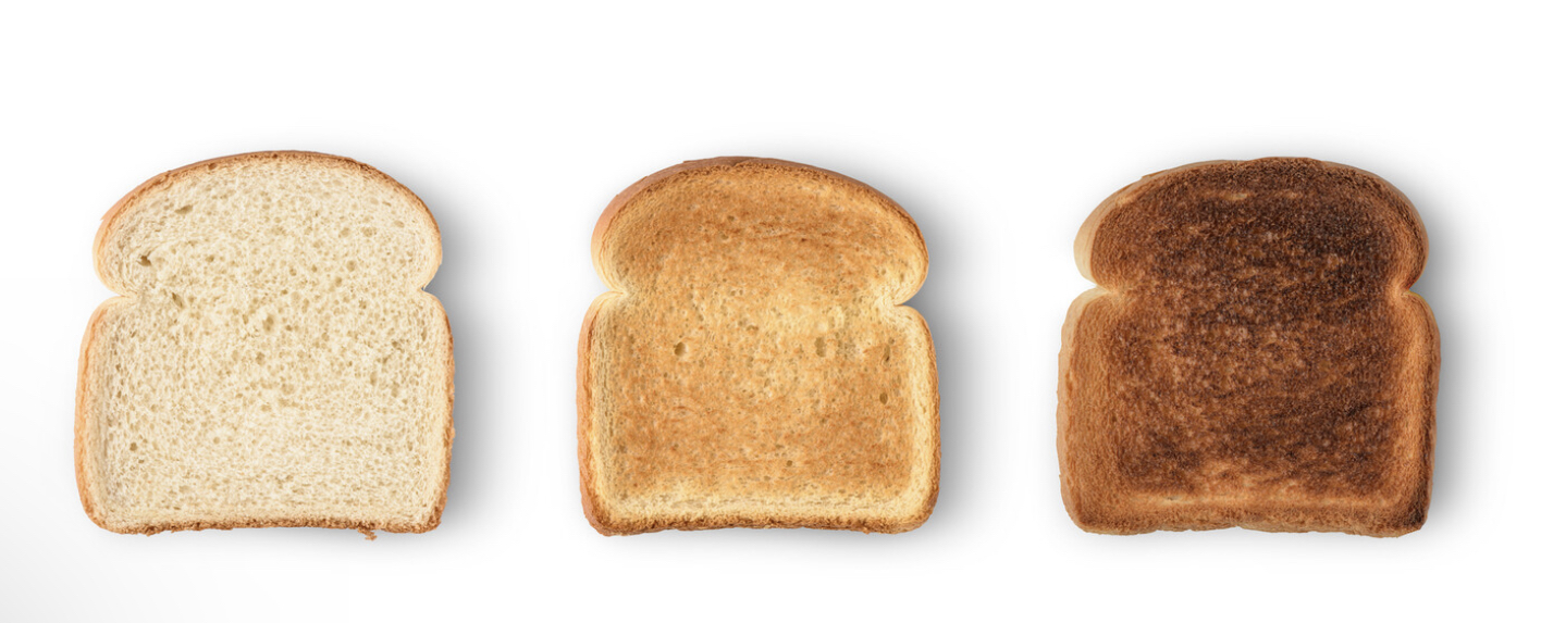 Tres panes con diferentes tostados haciendo referencia a la reacción química y el efecto Millard 